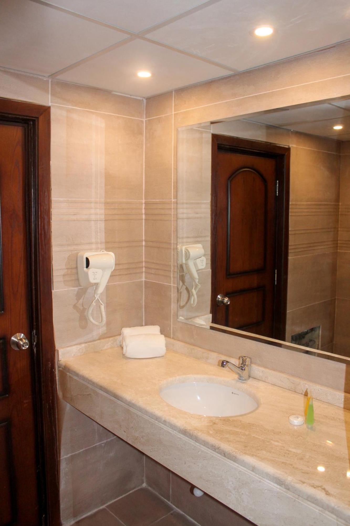 Post Hotel Amman Exterior photo
